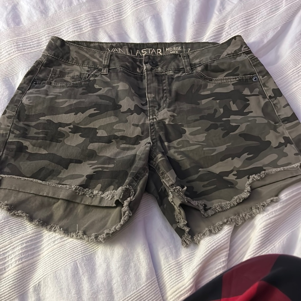 Mid Rise Army Shorts